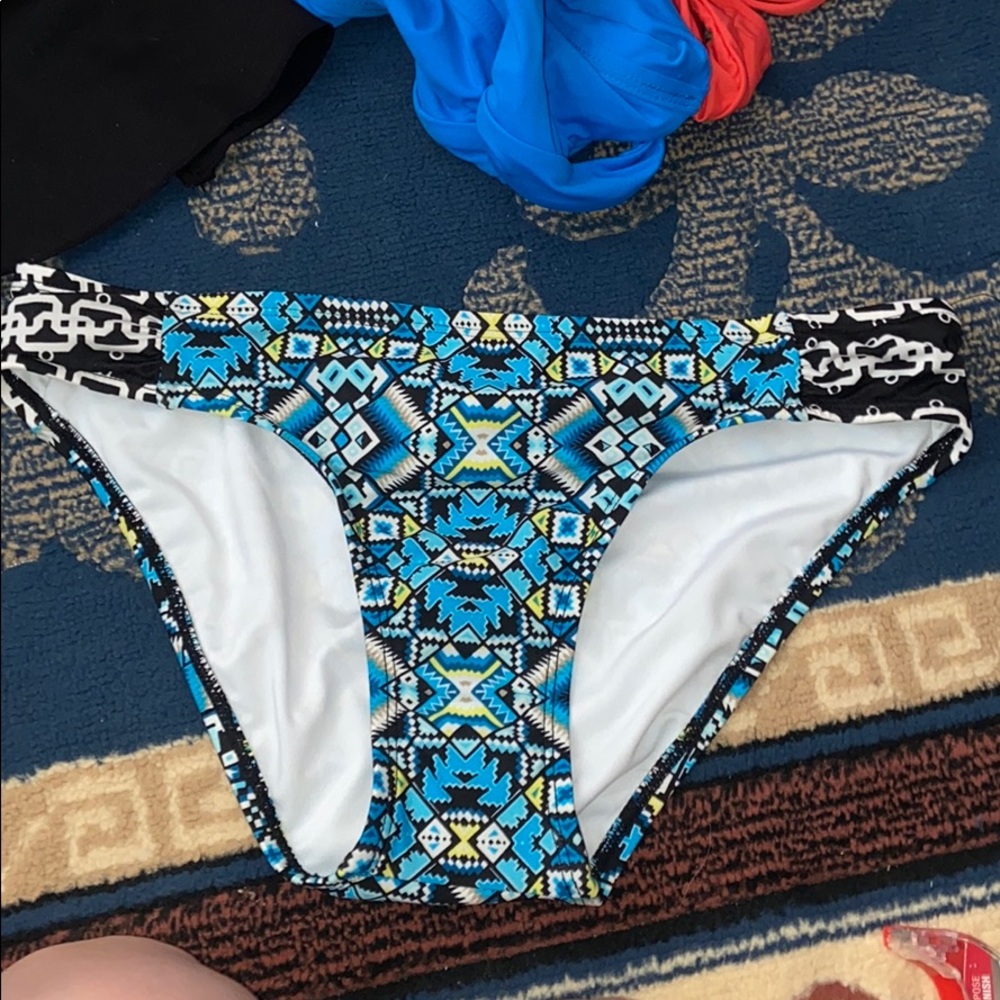 New bikini bottoms laundry by shelli segal